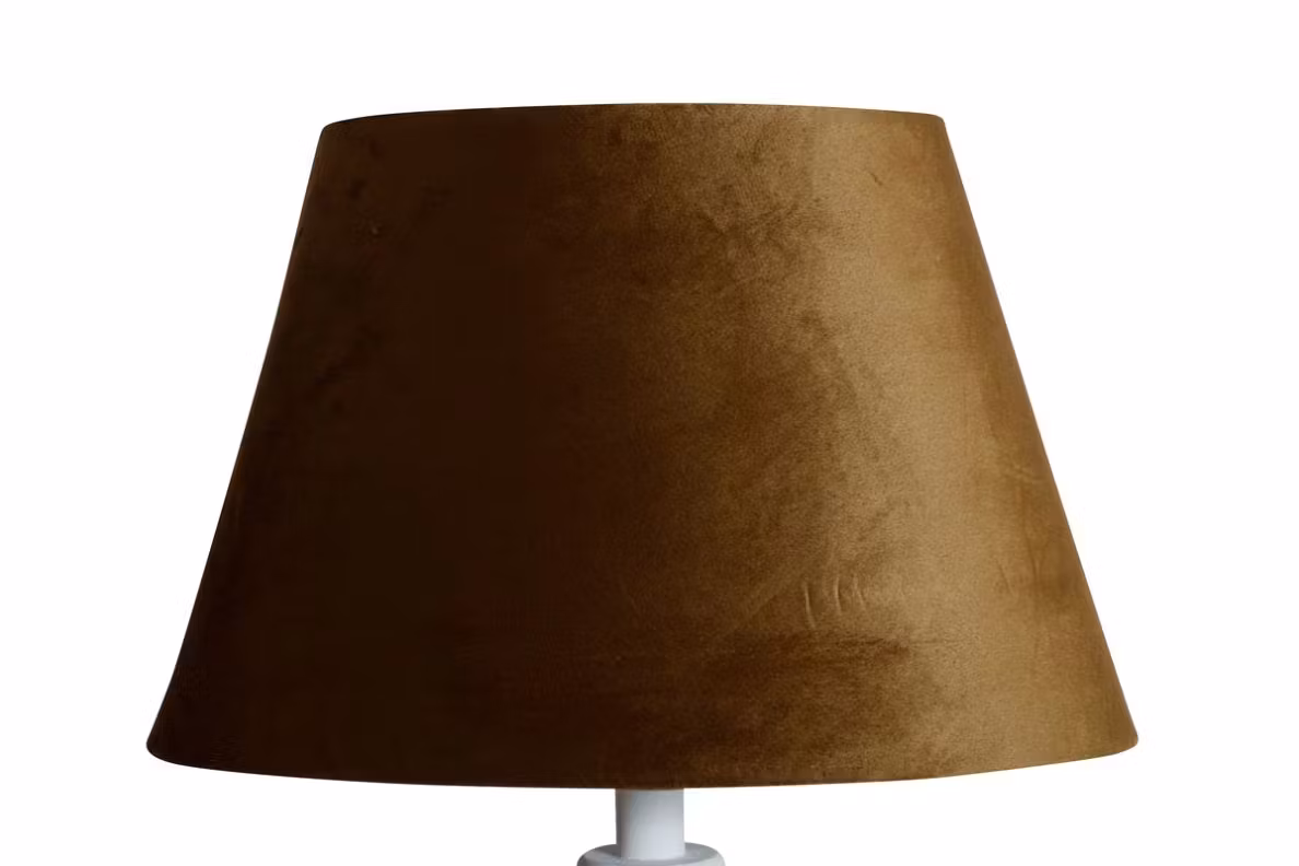 Sam en oval lampskärm i brun sammet med fäste för både E14 och E27 lampor från Stjernsund kollektion.