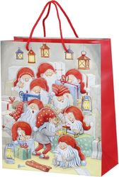 Tomteverkstaden en stor presentpåse med ett juligt tomtetryck och röda sidor från Festive, mått 26,5 x 11,8 x 31,8 cm.
