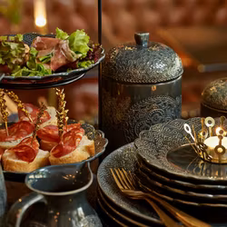 Orient kanna S asphalt från Cult design, mått 11 x 14 cm, 3,5 dl.