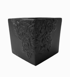 Blomkruka Black rose 12 från Cult design i svart.