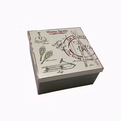 Winter sports S en fyrkantig plåtburk från Svanefors, mått h 12 x b 12 x h 6 cm.