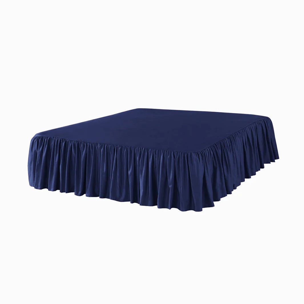 Milano en mörkblå sängkappa i satin i storlek 180x200 cm från Indusia design.