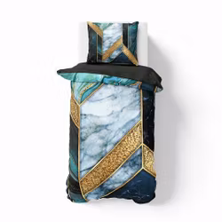 Marble art green ett påslakanset i bomull med ett marmormönster i svart, vitt, grönt och guld med knäppning i botten, från Indusia design