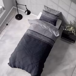 Embla dark blue-grey ett påslakanset i bomull i mörkblått, grått och vitt med knäppning i botten, från Indusia design