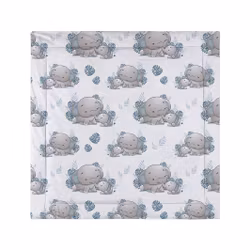 Elephant love en ljusgrå lekmatta/babypläd i bomull till baby i med söta elefanter som mönster i mått 100 x 100 cm, från Indusia design.