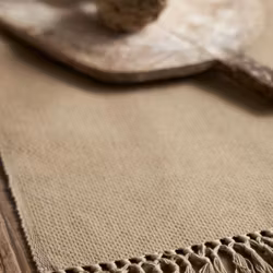 Vega en beigebrun löpare i bomull från Boel & Jan i mått 40 x 140 cm
