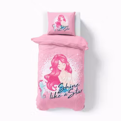 Shiny Mermaid ett rosa påslakanset med en sjöjungfru av bomull i mått 140 x 200 cm Indusia design