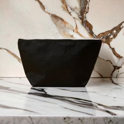 Dolores en svart necessär/sminkväska från Noble house