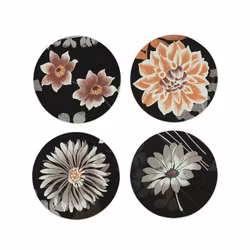 Noble house Corc ett set med 4 st glasunderlägg/coasters med ett blommönster på svart botten av MDF och kork i mått 10 cm