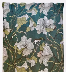 Lilly ett grönt gardinset med ett blommönster och multiband från Redlunds textil i mått 2 x 140 x 250 cm