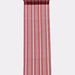 Carl en smal rosa bordslöpare med vita ränder i återvunna textilier i mått 15 x 140 cm från Recycled by Wille