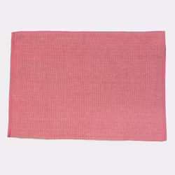 Baby pink en rosa bordstablett i återvunna textilier i mått 33 x 45 cm från Recycled by Wille
