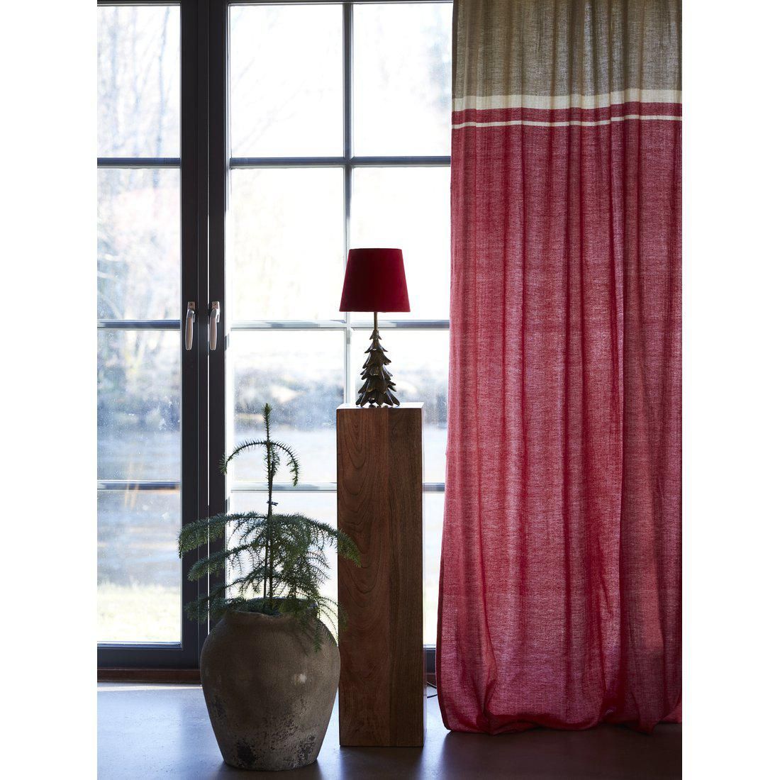 Svanefors Carin ett rött och beige gardinset med multiband mått 2 x 140 x 260 cm