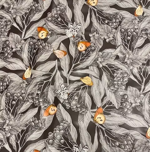 Vaxduk Butterfly på metervara på svart botten med ett grått mönster med fjärilar bredd 140 cm