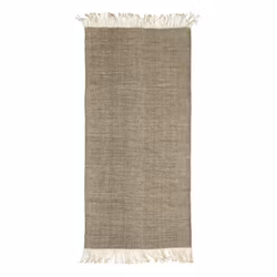 Boel & Jan Sandvik en grå och naturfärgad matta i mått 70 x 200 cm