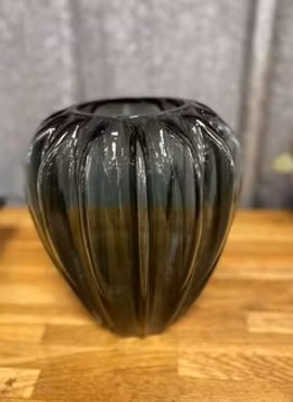 Rökfärgad Glasvas