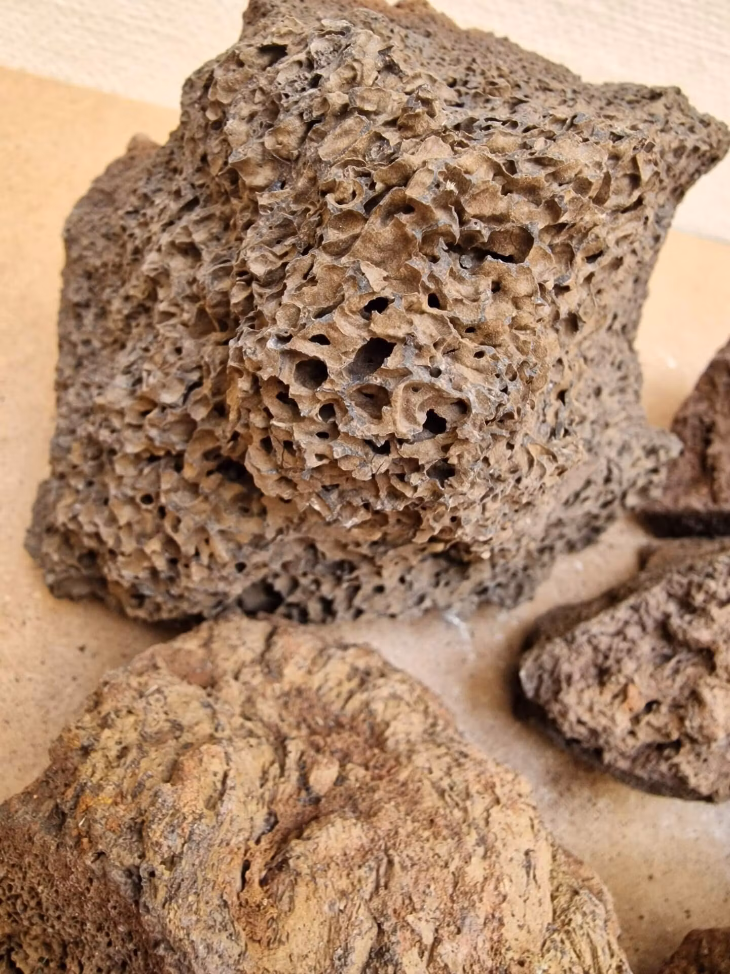 Brun Lavasten - Köp allt på bilden - 4,5 kg