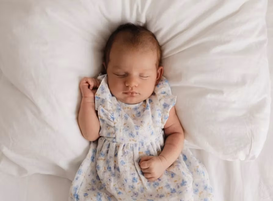 Babykjole musselin blå blomster