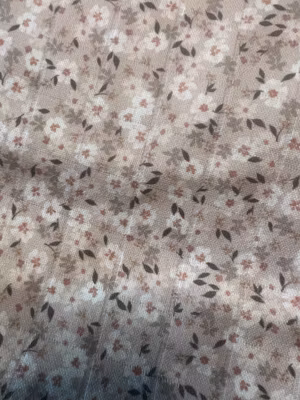 Musselin square små brune blomster