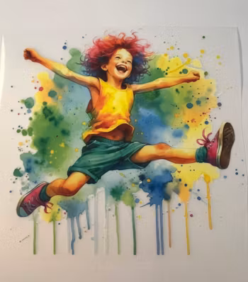 Glad jente med rødt hår DTF