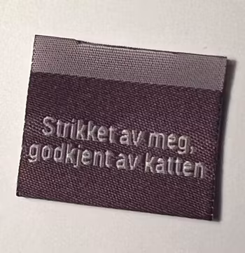 Strikket av meg, godkjent av katten