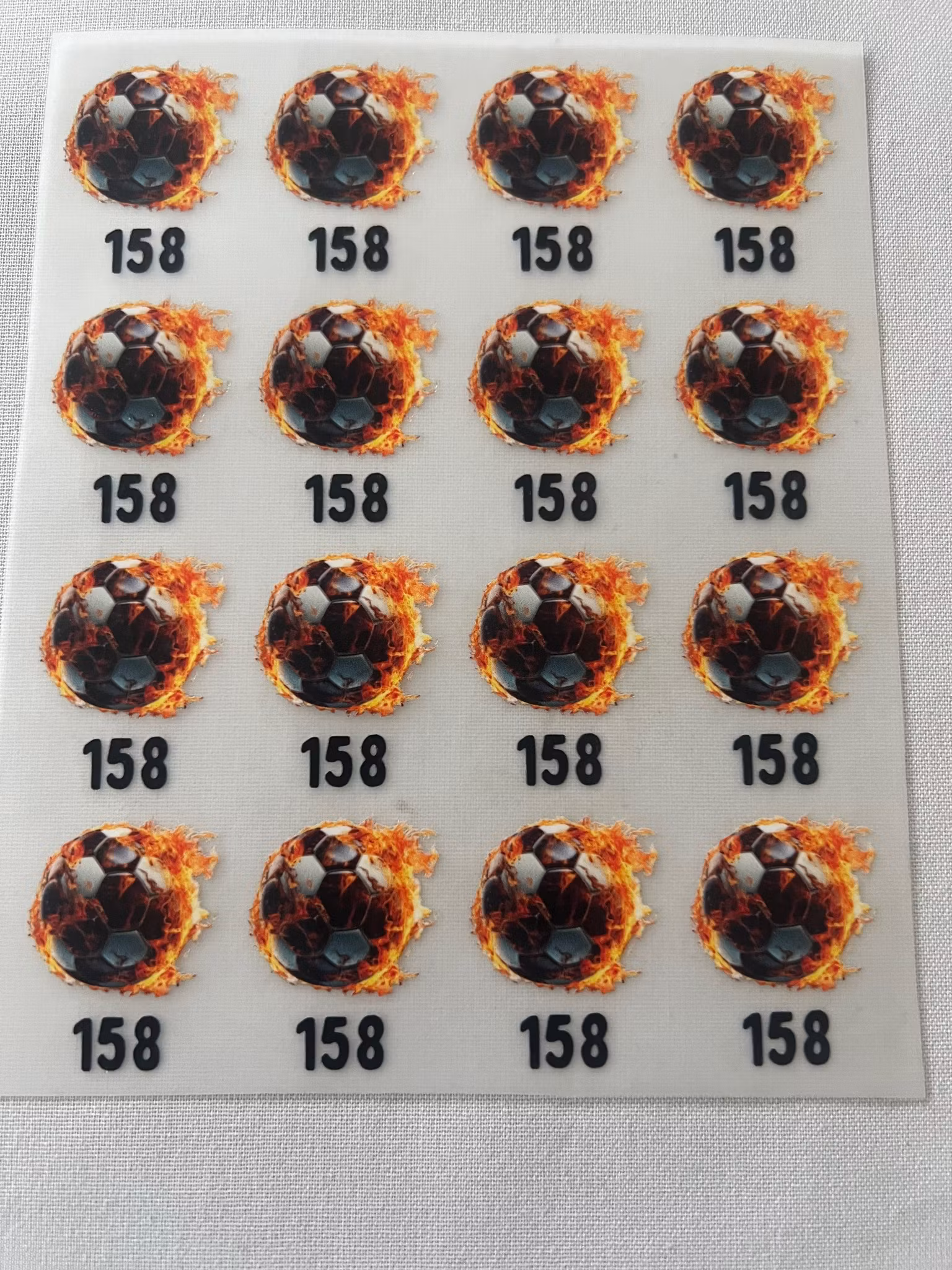 DTF størrelsesmerke brennende fotball