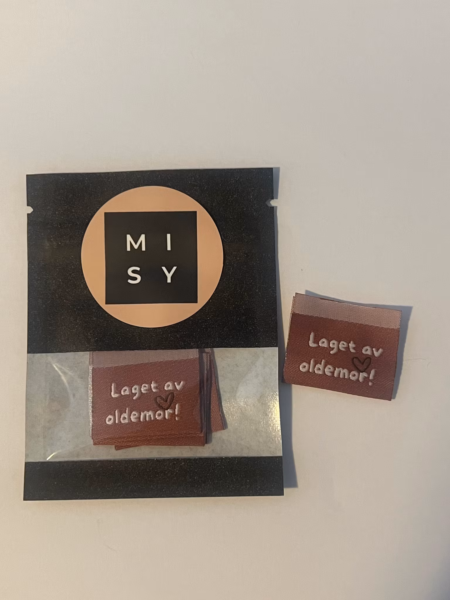 Laget av oldemor! Lys brun