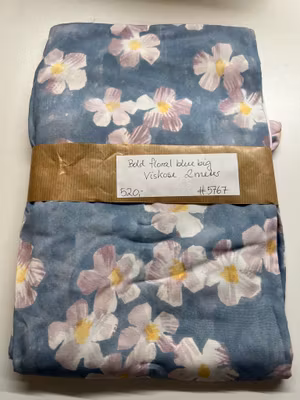 Bold floral blue big viskose 2 meter