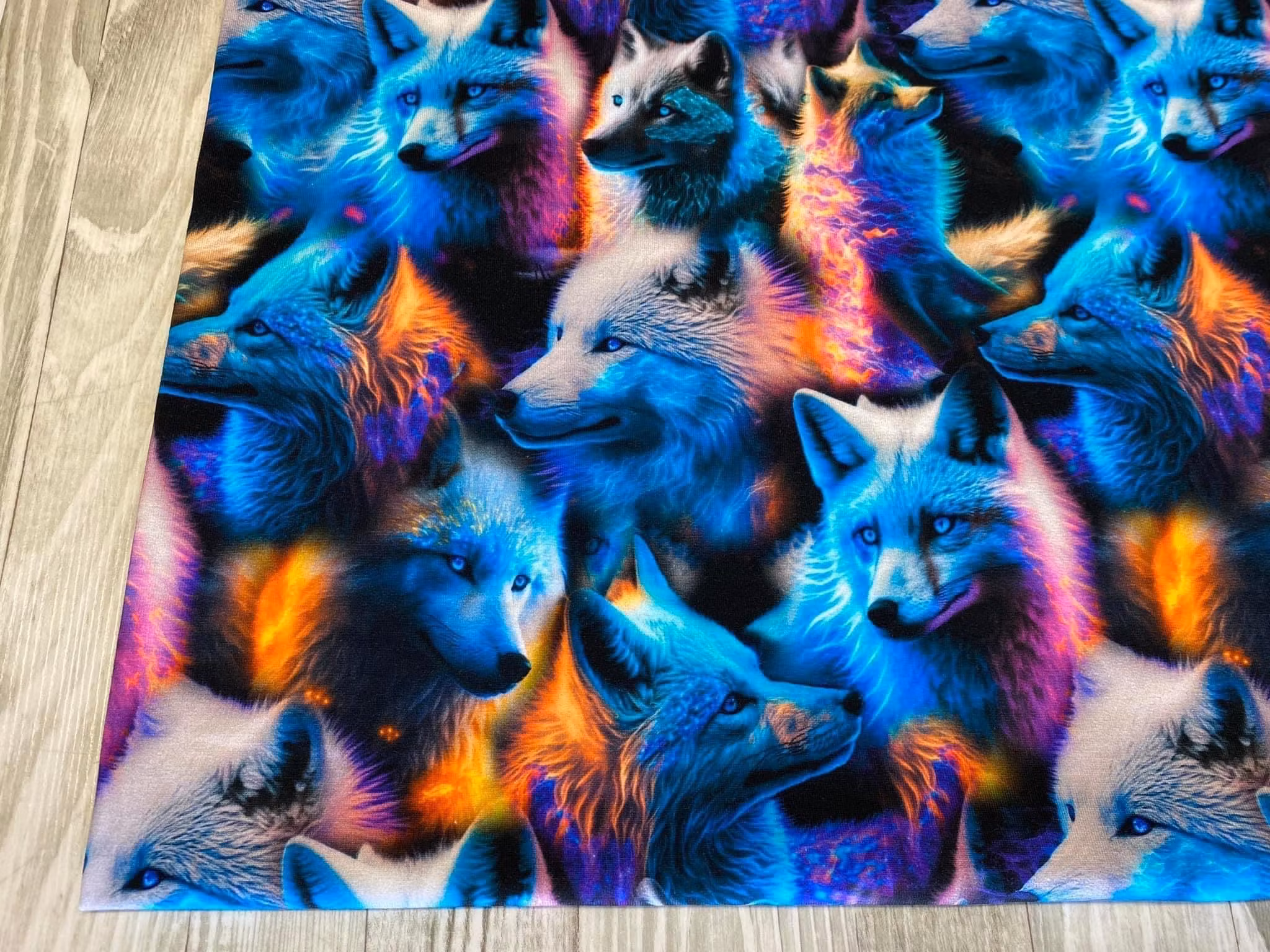 Tyg tyger French Terry college jogging öglad baksida varg vargar