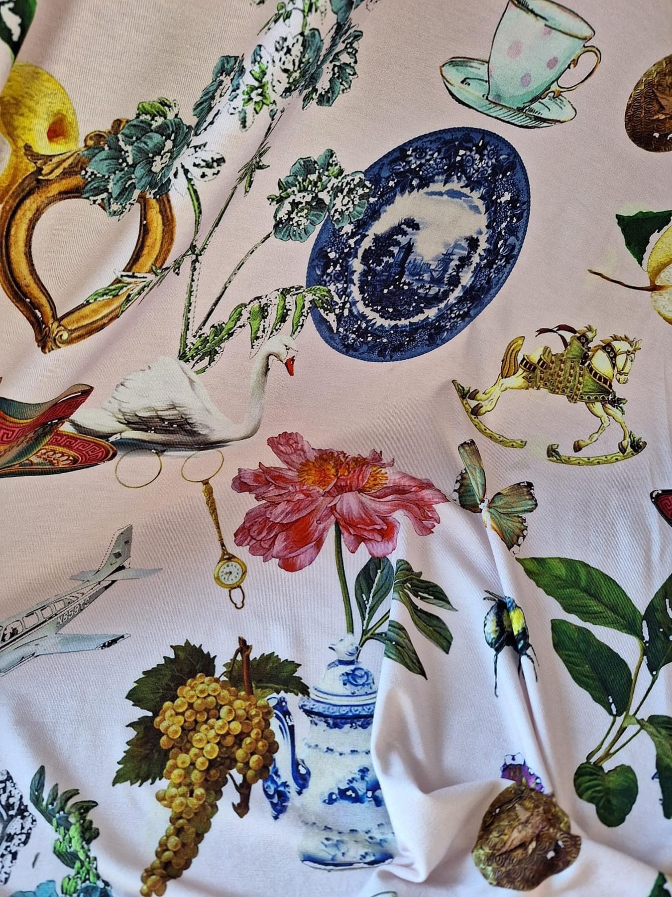 Blommor Koppar och Tallrikar Jersey Viscose OUTLET