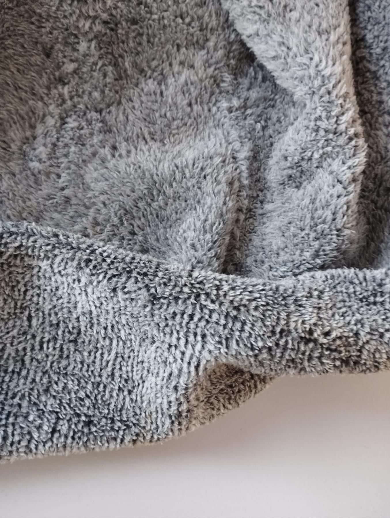 Dubbelsidigt Teddy, Fluffig Grå