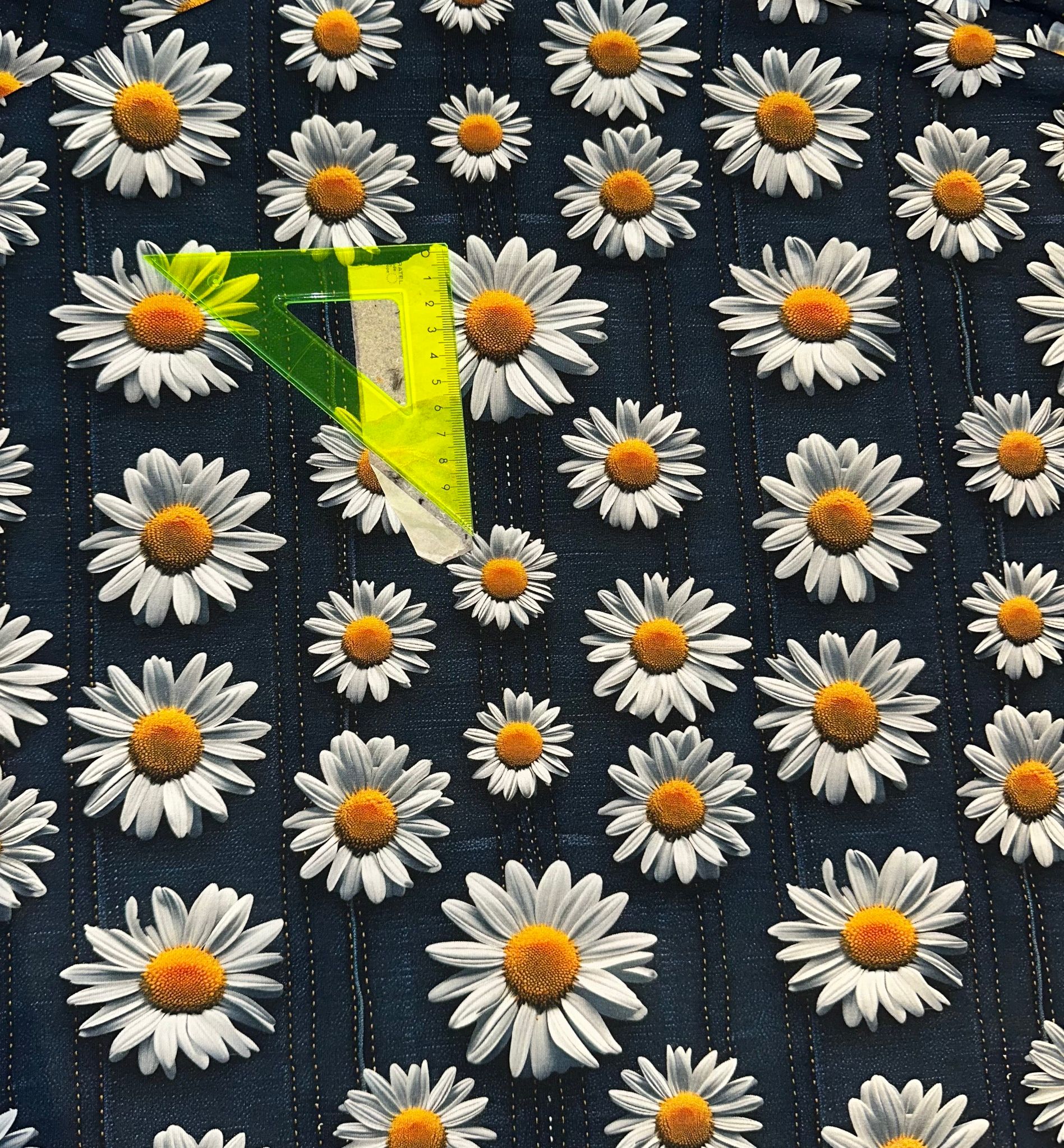 Blommor Prästkrage på Jeans Jersey Trikå