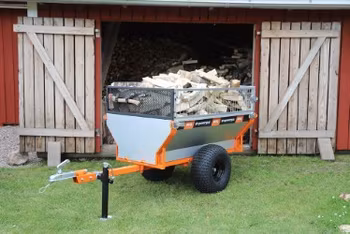 Gårdsvagn ATV, APG PRO med grindar och verktygstavla Kraftig vagn med tippbart flak, utrustad med gallergrind och verktygstavla