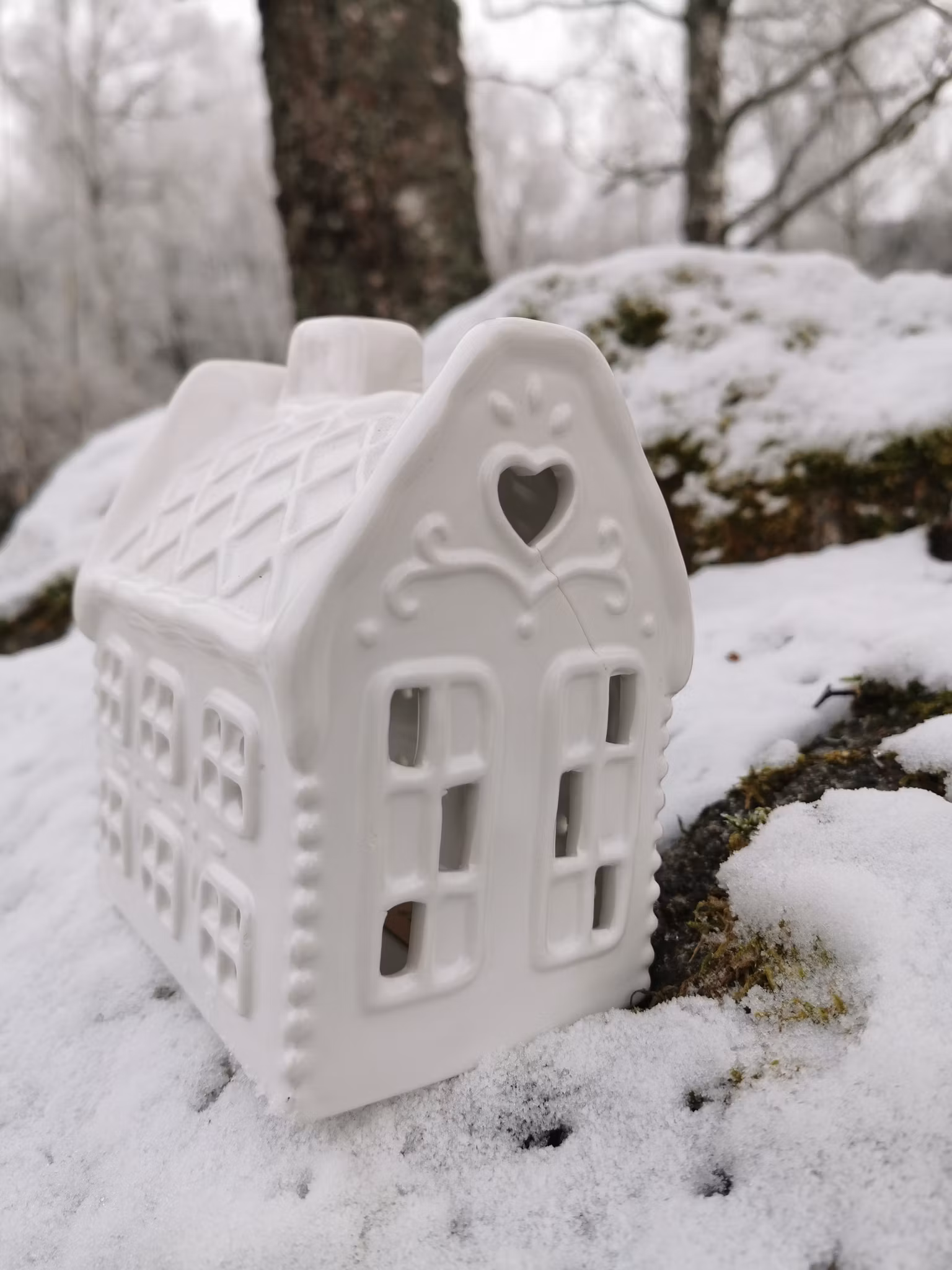 Vita pepparkakshus - Majas lyktor - Barncancerfonden