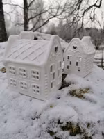 Vita pepparkakshus - Majas lyktor - Barncancerfonden