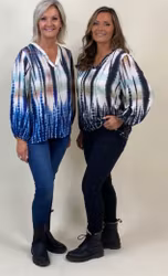 Vacker blus i viscose.