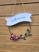 Välkommen krans med fjäril eller bi.