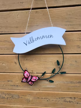 Välkommen krans med fjäril eller bi.