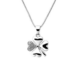 Dopsmycke till tjej - Silverhalsband Fyrklöver