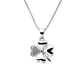 Dopsmycke till tjej - Silverhalsband Fyrklöver