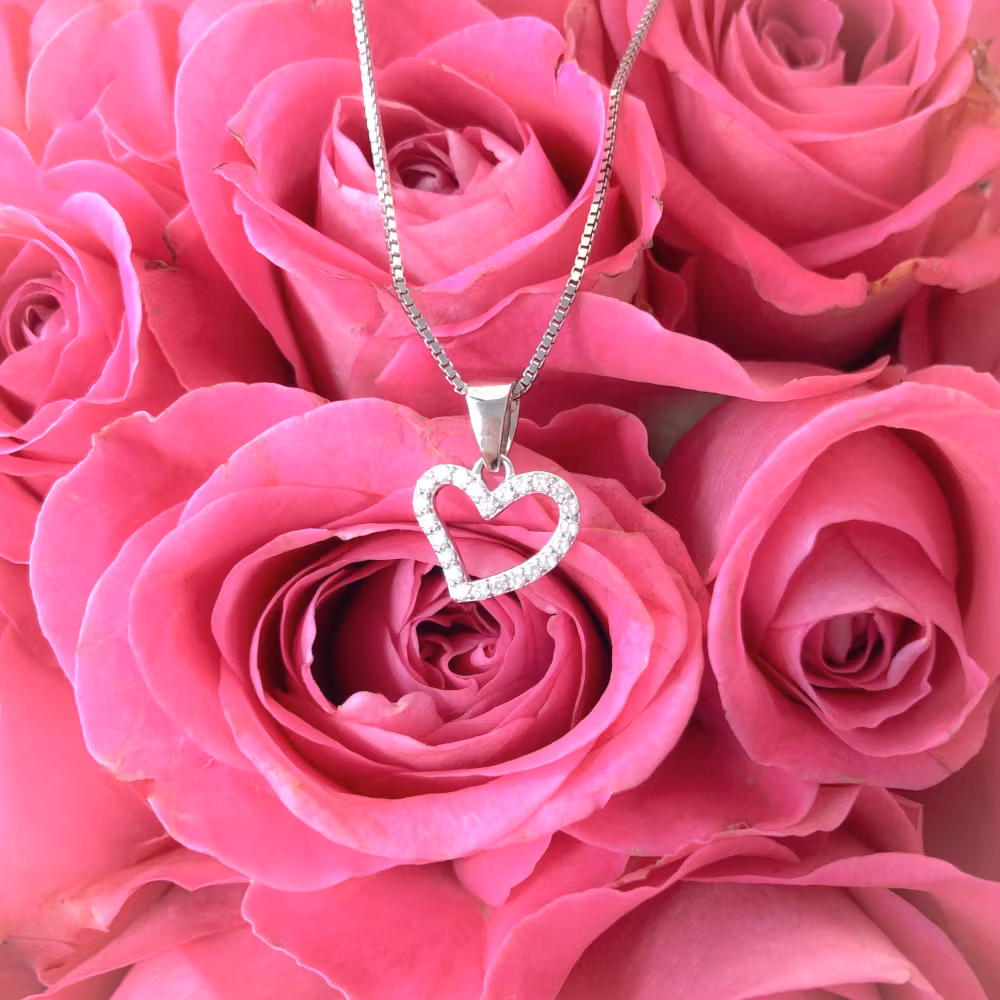 Halsband till barn modernt hjärta i silver - ett barnsmycke från Sweethearts