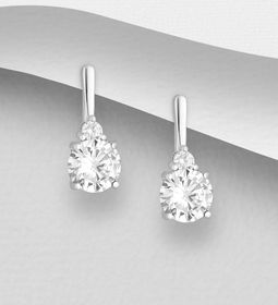 Silverörhängen - elegant design med två runda cubic stenar