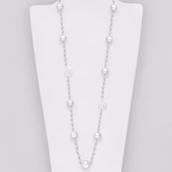 Silverhalsband 80cm långt med sötvattenpärlor & silverrosor