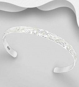 Silverarmband i cuff design blommönster - stelt armband