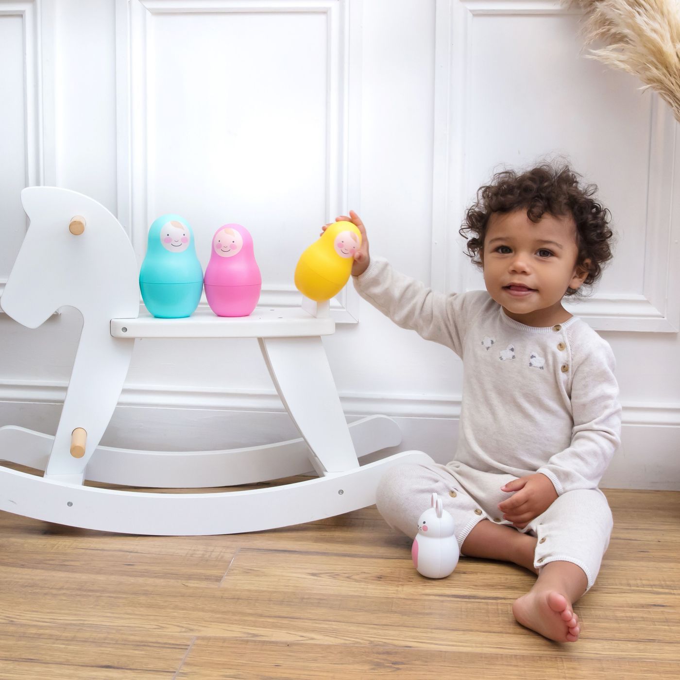 Rosa & Bo Presentask stapelleksak & docka Rainbow
