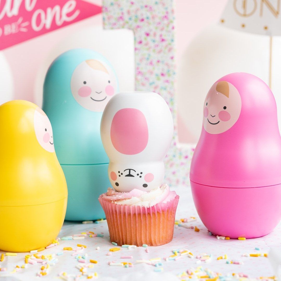 Rosa & Bo Presentask stapelleksak & docka Rainbow