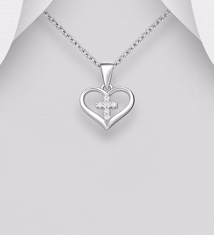 Halsband med kors - Silverhjärta med glittrande kors i mitten