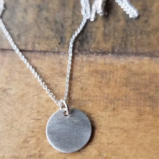 Silverhalsband Grain of sand