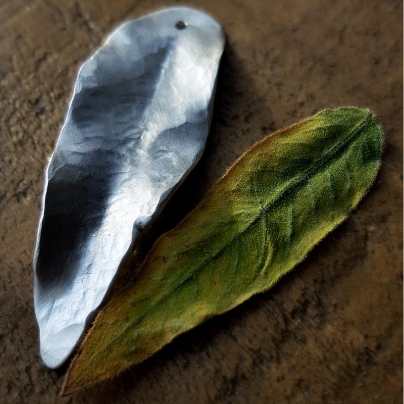 Silverhänge flow of nature är inspirerat av följsamheten i ett blad.