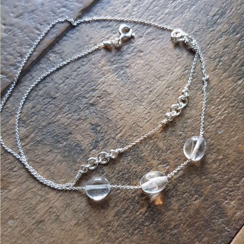 Silversmycke Tiny pebbles bergkristall